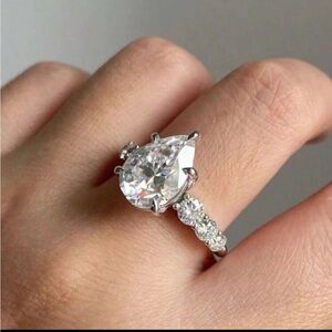 Cz tear drop ring